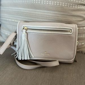 Authentic Kate Spade ♠️ crossbody bag!